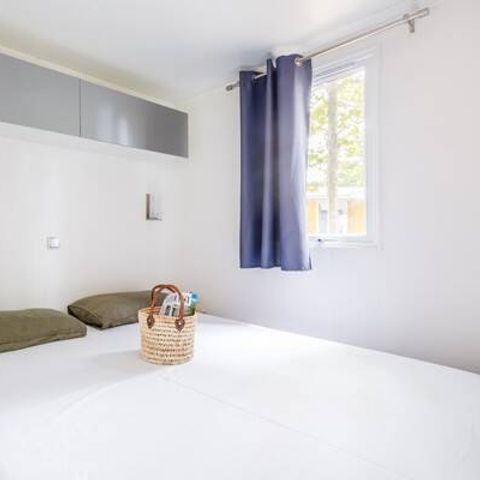 BUNGALOW 4 personnes - Mobil-home | Comfort | 2 Ch. | 4 Pers. | Terrasse surélevée | 1 SDB | TV