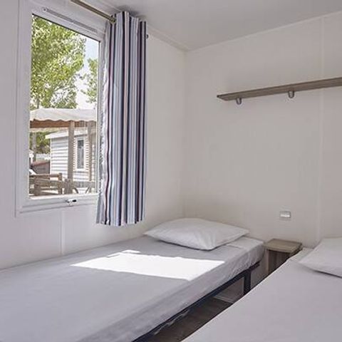 BUNGALOW 4 personnes - Mobil-home | Classic | 2 Ch. | 4 Pers. | Terrasse Simple | 1 SDB