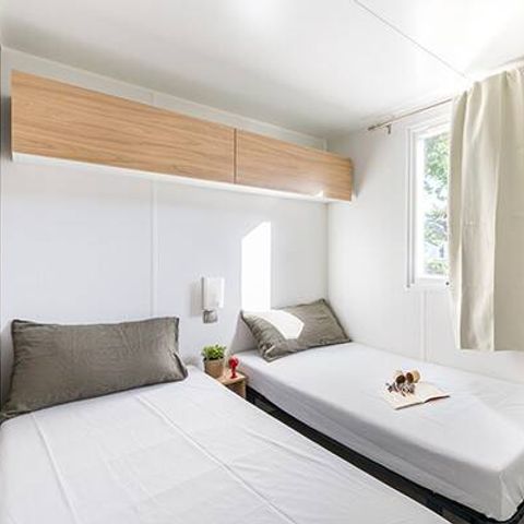 BUNGALOW 6 personnes - Confort | 3 Ch. | 6 Pers. | Terrasse surélevée | 1 SDB | TV