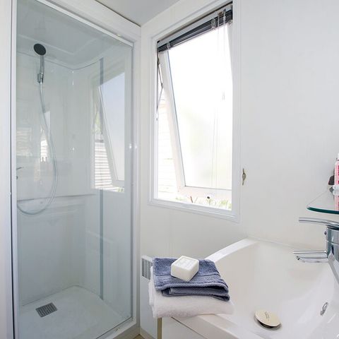 BUNGALOW 4 personnes - Mobil-home | Premium Azure | 2 Ch. | 4 Pers. | Terrasse surélevée | Clim. | TV