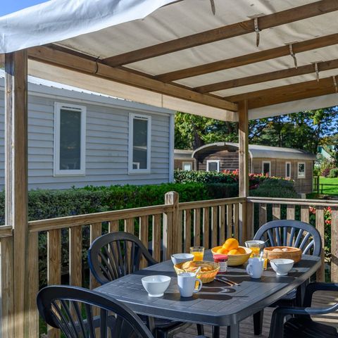 BUNGALOW 4 personnes - Mobil-home | Ultimate | 2 Ch. | 4 Pers. | Terrasse surélevée | 2 SDB | Clim. | TV