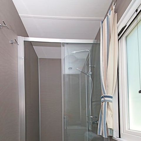 BUNGALOW 6 personnes - Comfort XL | 3 Ch. | 6 Pers. | Terrasse surélevée | 2 SDB | Clim.