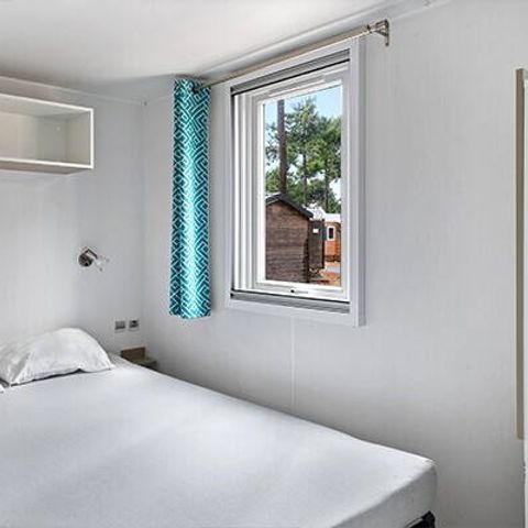 BUNGALOW 4 personnes - Mobil-home | Comfort | 2 Ch. | 4 Pers. | Terrasse surélevée | Clim.