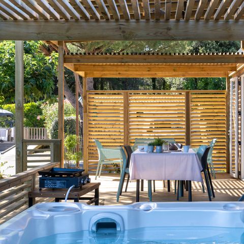 BUNGALOW 6 personnes - EXCLUSIF 3 chambres Jacuzzi  avec suite parentale