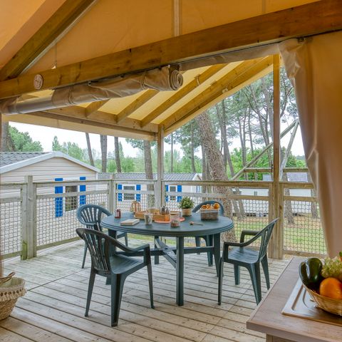 Tente en toile et en bois 4 personnes - INSOLITE CONFORT LODGE (sans sanitaires)