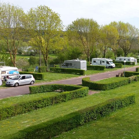 Emplacement - Forfait Nature (1 tente, caravane ou camping-car / 1 voiture)