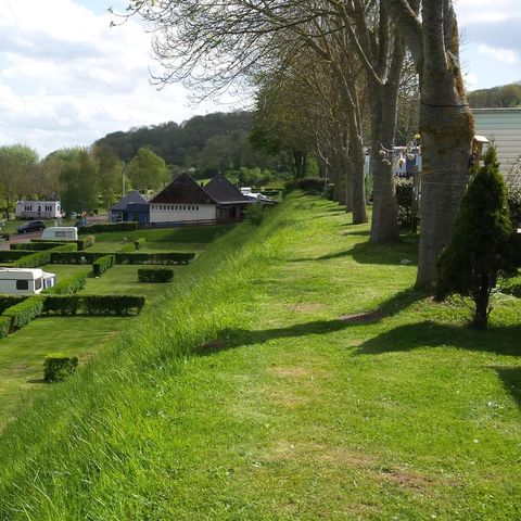 Emplacement - Forfait Nature (1 tente, caravane ou camping-car / 1 voiture)
