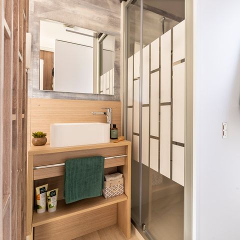 BUNGALOW 4 personnes - Mobil-home EXCLUSIF - 2 chambres - 2 salles d'eau - SPA