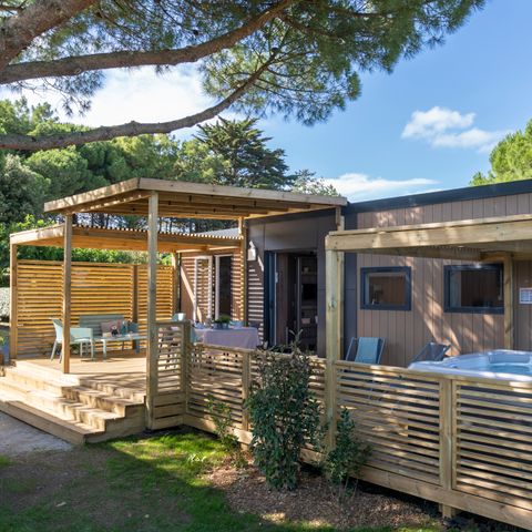BUNGALOW 4 personnes - Mobil-home EXCLUSIF - 2 chambres - 2 salles d'eau - SPA