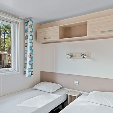 Mobilhome 6 personnes - Classic XL | 3 Ch. | 6 Pers. | Terrasse surélevée | Clim.