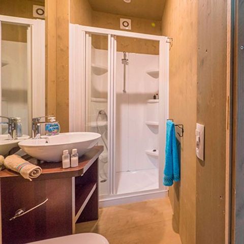 Tente en toile et en bois 6 personnes - Tente Safari | 3 Ch. | 6 Pers. | 1 SDB | Clim.