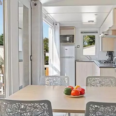 Mobilhome 4 personnes - Comfort | 2 Ch. | 4 Pers. | Terrasse surélevée | 2 SDB | Clim. | TV