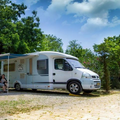 Emplacement - Grand Emplacement - 60m² - Voiture
