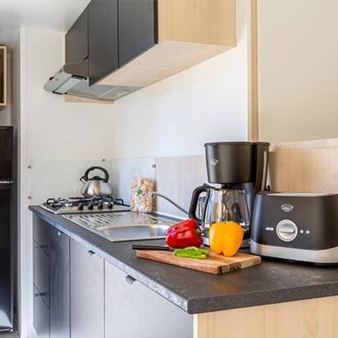 BUNGALOW 6 personnes - Mobil-home | Premium Exclusive | 3 Ch. | 6 Pers. | Terrasse surélevée | Douche tropicale | Clim. | TV