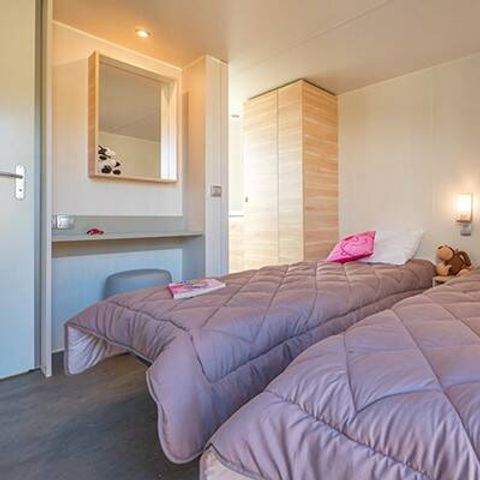 BUNGALOW 4 personnes - Ultimate | 2 Ch. | 4 Pers. | Terrasse surélevée | 2 SDB | Clim. | TV