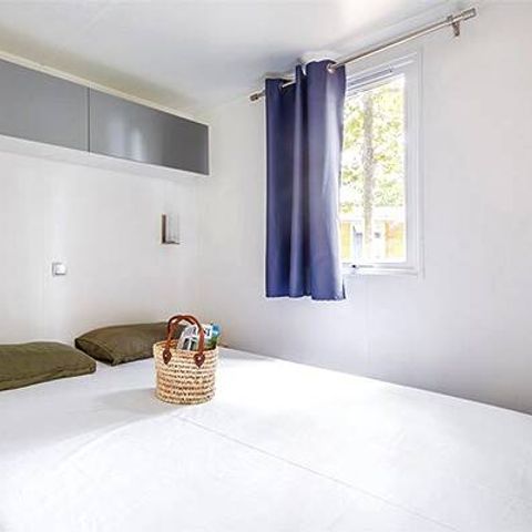 BUNGALOW 4 personnes - Premium | 2 Ch. | 4 Pers. | Terrasse surélevée | Clim. | TV