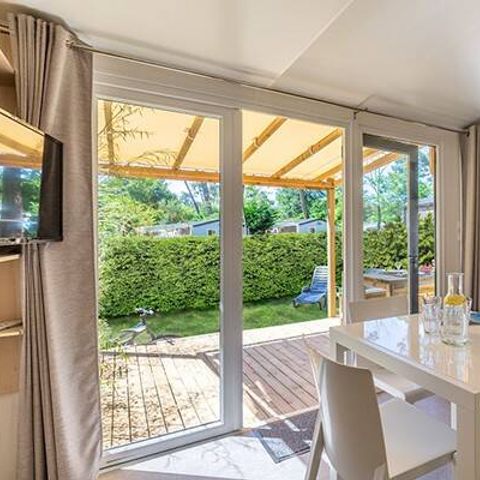 BUNGALOW 6 personnes - Mobil-home | Premium Exclusive | 3 Ch. | 6 Pers. | Terrasse surélevée | Douche tropicale | Clim. | TV