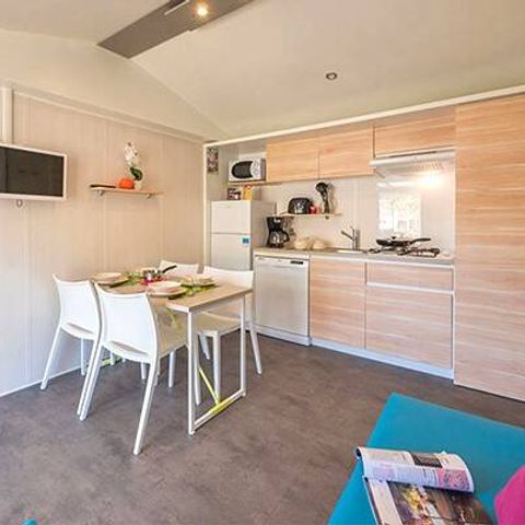 BUNGALOW 4 personnes - Ultimate | 2 Ch. | 4 Pers. | Terrasse surélevée | Jacuzzi | 2 SDB | Clim. | TV