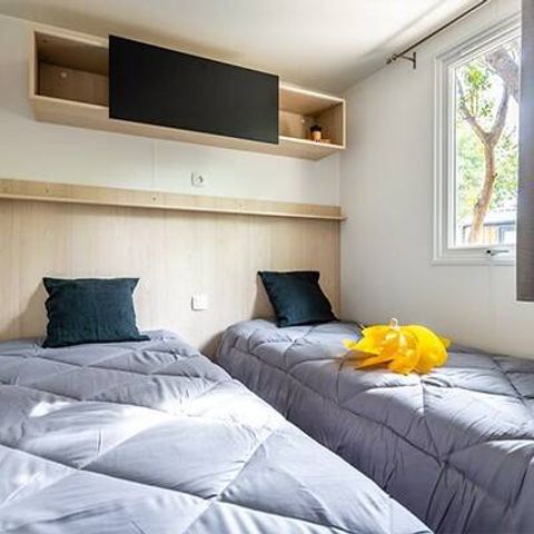 BUNGALOW 4 personnes - Ultimate | 2 Ch. | 4 Pers. | Terrasse surélevée | Douche tropicale | 1 SDB | Clim. | TV