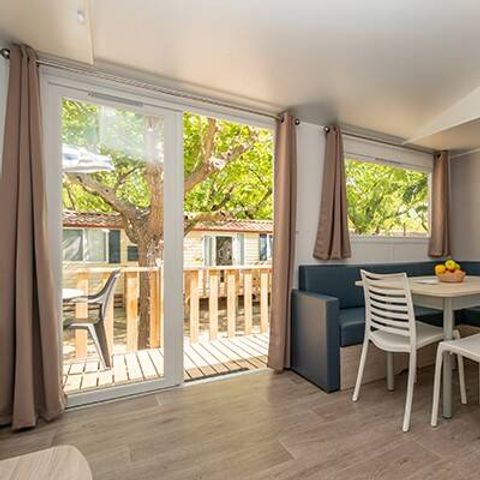 BUNGALOW 6 personnes - Mobil-home | Premium | 3 Ch. | 6 Pers. | Terrasse Lounge | Clim. | TV