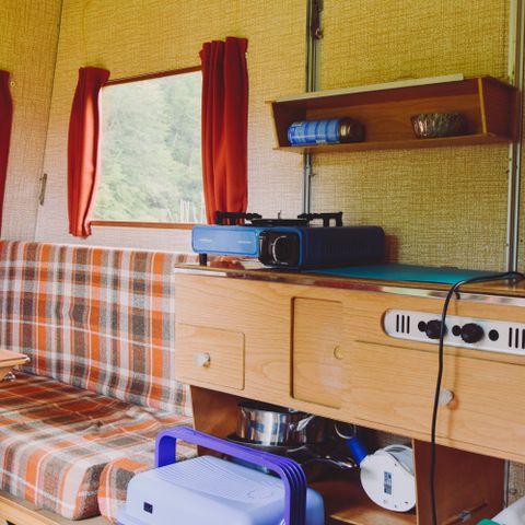 CARAVANE 2 personnes - Petite caravane vintage au milieu du Domaine