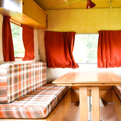 CARAVANE 2 personnes - Petite caravane vintage au milieu du Domaine