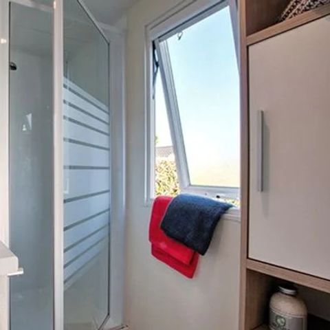 BUNGALOW 4 personnes - Mobil-home | Comfort XL | 2 Ch. | 4 Pers. | Terrasse surélévée non couverte | TV