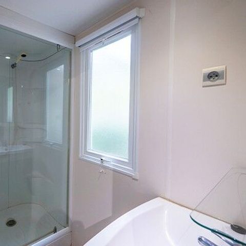 BUNGALOW 6 personnes - Mobil-home | Premium Azure | 3 Ch. | 6 Pers. | Terrasse surélevée | Clim. | TV