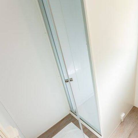 BUNGALOW 4 personnes - Mobil-home | Comfort | 2 Ch. | 4 Pers. | Terrasse simple | Clim. | TV