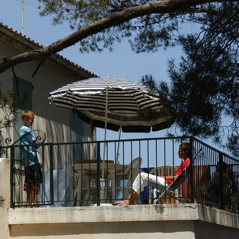 GÎTE 6 personnes - MADRAGUE (à l'étage)