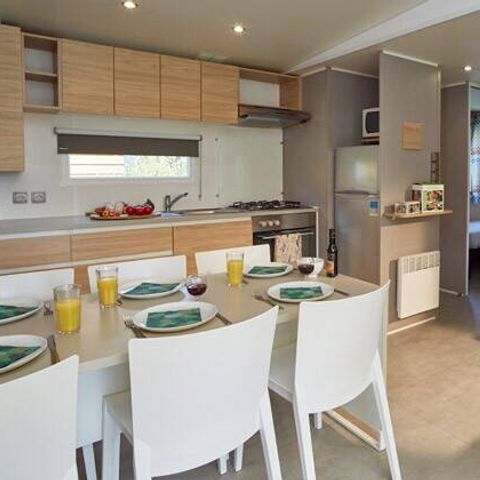 BUNGALOW 6 personnes - Premium | 3 Ch. | 6 Pers. | Terrasse surélevée | 1 SDB | Clim.