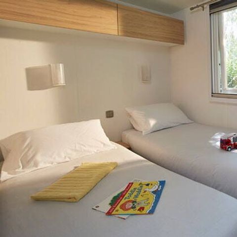 BUNGALOW 6 personnes - Premium | 3 Ch. | 6 Pers. | Terrasse surélevée | 1 SDB | Clim.