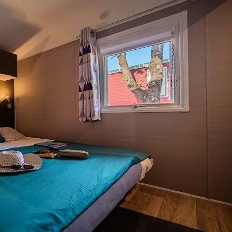 BUNGALOW 6 personnes - Trio Premium 4 Pièces 6 Personnes Jacuzzi + Climatisé + TV