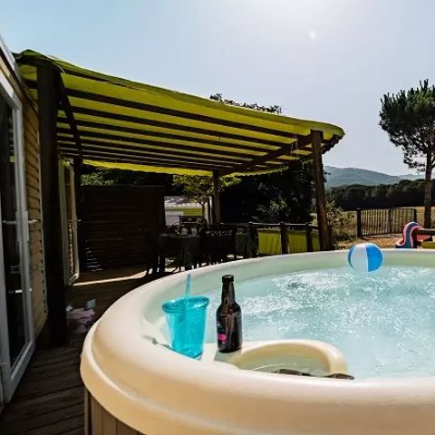 BUNGALOW 6 personnes - Trio Premium 4 Pièces 6 Personnes Jacuzzi + Climatisé + TV