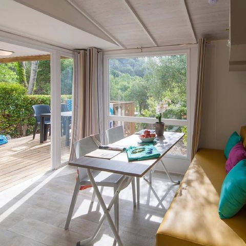 BUNGALOW 6 personnes - Comfort | 2 Ch. | 4/6 Pers. | Terrasse surélevée | Clim. | TV
