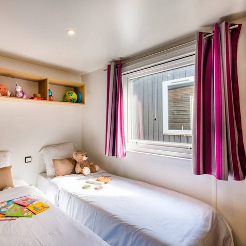 BUNGALOW 4 personnes - Comfort | 2 Ch. | 4 Pers. | Terrasse surélevée | 2 SDB | Clim. | TV