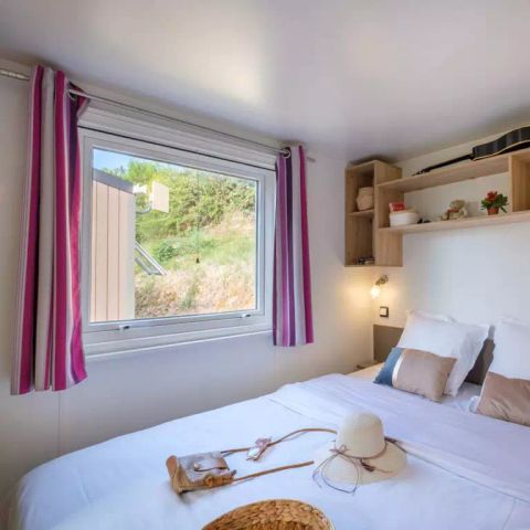 BUNGALOW 4 personnes - Mobil-home | Comfort | 2 Ch. | 4 Pers. | Terrasse surélevée | Clim. | TV