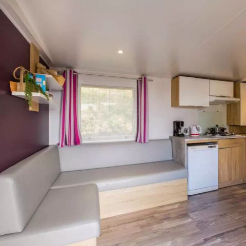 BUNGALOW 4 personnes - Mobil-home | Comfort | 2 Ch. | 4 Pers. | Terrasse surélevée | Clim. | TV