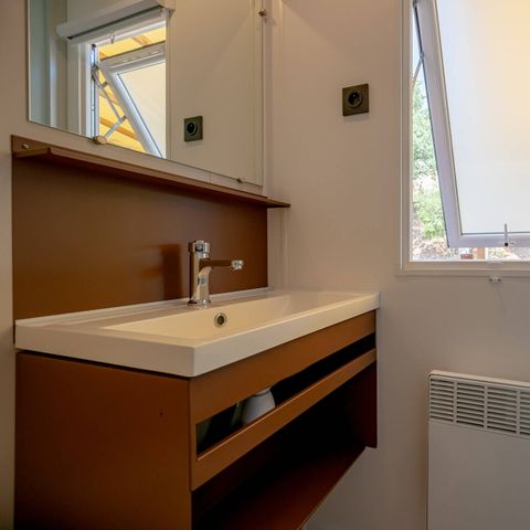 BUNGALOW 6 personnes - Mobil-home | Comfort | 3 Ch. | 6 Pers. | Terrasse surélevée | 2 SDB | Clim.