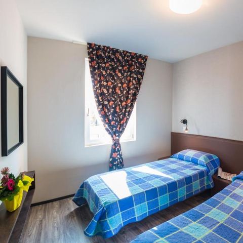 APPARTEMENT 2 personnes - supérieur deux pièces avec vue sur le lac 