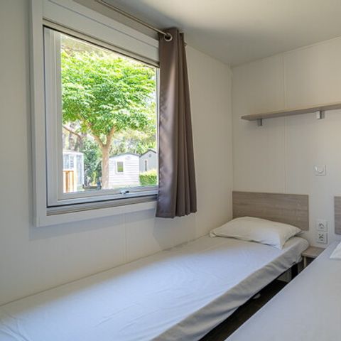 BUNGALOW 4 personnes - Mobil-home | Classic | 2 Ch. | 4 Pers. | Terrasse simple