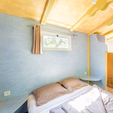 HÉBERGEMENT INSOLITE 4 personnes - Roulotte, sans sanitaires 20 m²