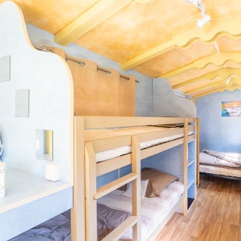 HÉBERGEMENT INSOLITE 4 personnes - Roulotte, sans sanitaires 20 m²