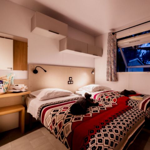 BUNGALOW 4 personnes - Privilège P2 2 chambres 2 SDB JACUZZI GARDEN