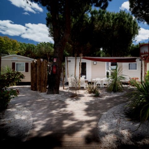 BUNGALOW 4 personnes - Privilège P2 2 chambres 2 SDB JACUZZI GARDEN