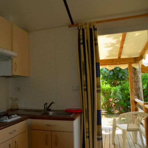 BUNGALOW 6 personnes - 2 Chambres (Ventilateur)