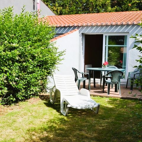 STUDIO 4 personnes - TV - PLANCHA
