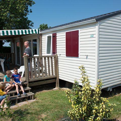 Mobilhome 8 personnes - FEERIQUE - TV - PLANCHA