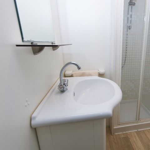 BUNGALOW 4 personnes - GIGLIO (inclus : piscine, salle de sport et service plage)