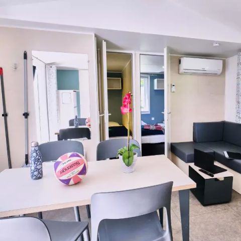 Mobilhome 6 personnes - Premium 4 Pièces 6 Personnes Climatisé + TV